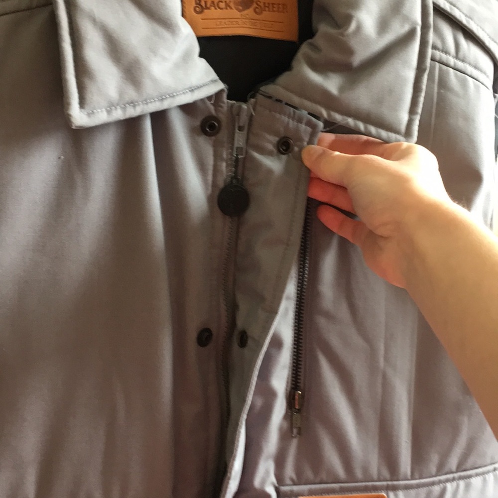 Men’s puffer vest size small - Picture 3 of 9